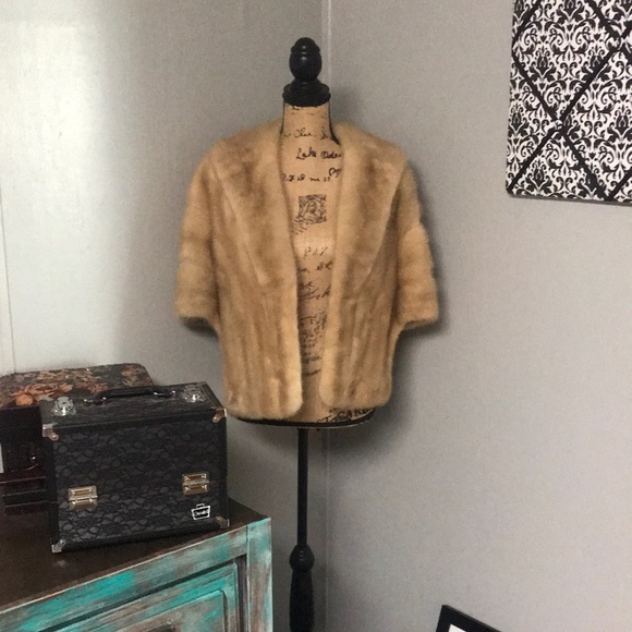 Jackets & Blazers - Beautiful vintage Fur coat